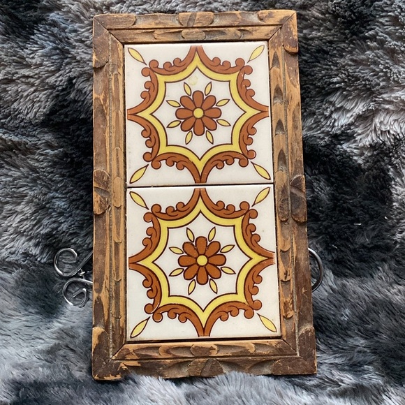 Vintage Carved Wood Double
Tile Trivet - Picture 3 of 16